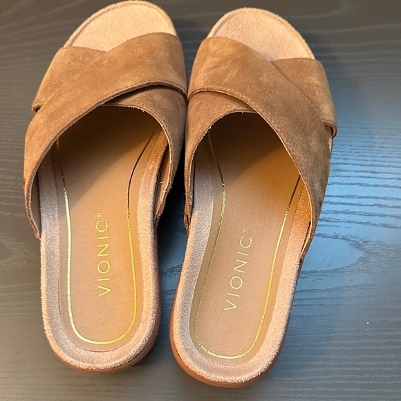 Vionic Women's Tan Brown Suede Crisscross Mules Size 6 - Picture 2 of 8